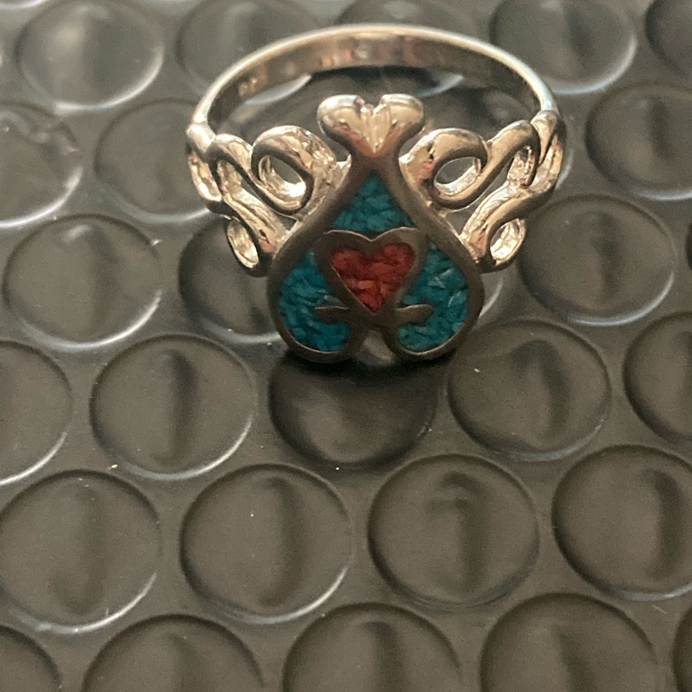 Vintage biker Silver Heart Ring with Blue and Red Accents size 8 - Picture 2 of 3